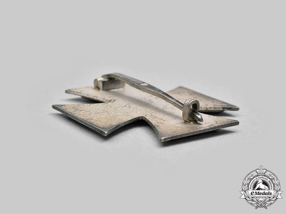 germany,_wehrmacht._a1939_iron_cross_i_class,_with_case,_by_b.h._mayer_c20612_mnc5174