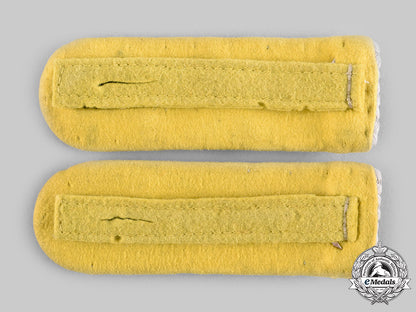 germany,_heer._a_set_of_signals_oberleutnant_shoulder_boards_c20615_emd4037_1