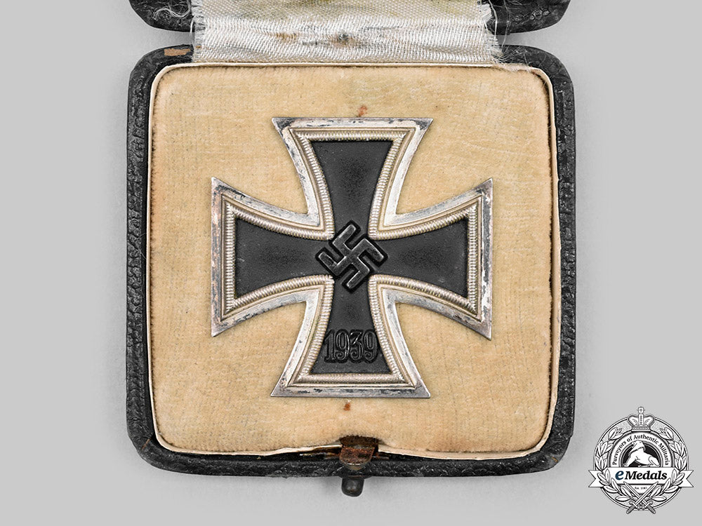 germany,_wehrmacht._a1939_iron_cross_i_class,_with_case,_by_b.h._mayer_c20615_mnc5168