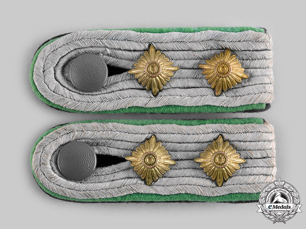 germany,_sd._a_set_of_ss-_sicherheitsdienst_hauptsturmführer_shoulder_boards_c20618_emd4046_1