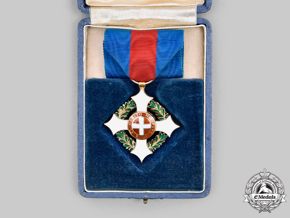 italy,_kingdom_of_sardinia._a_military_order_of_savoy_in_gold,5_th_class,_c.1900_c20620_mnc1799_1_1_1_1_1_1