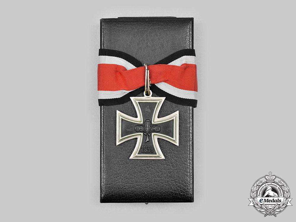 germany,_federal_republic._a_knight’s_cross_of_the_iron_cross,_with_case,1957_version_c20627_mnc5223