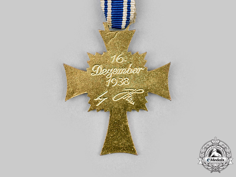 germany,_third_reich._an_honour_cross_of_the_german_mother,_gold_grade_with_case,_by_gebrüder_godet_c20638_mnc7561