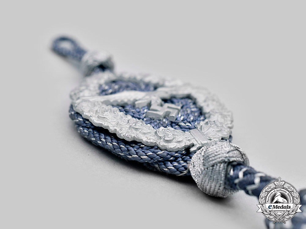 germany,_luftwaffe._a_marksmanship_lanyard,_grade_one_c20639_mnc1823_1