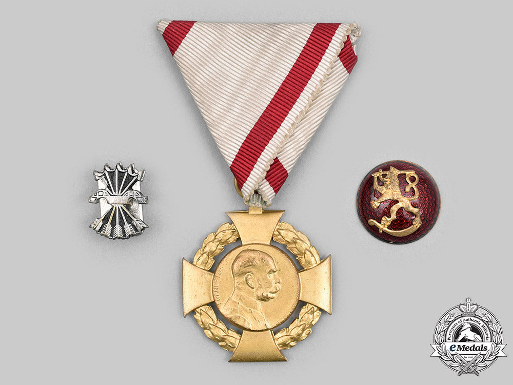 europe._an_assorted_lot_of_medals_and_insignia_c20645_mnc1868_1
