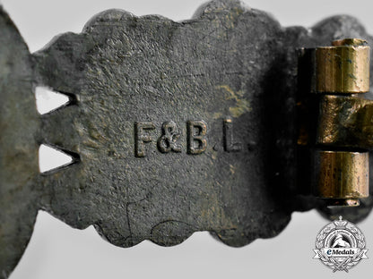 germany,_luftwaffe._a_bomber_flight_clasp,_bronze_grade,_by_funke&_brüninghaus_c20668_mnc1363_2_1