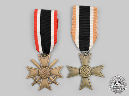 germany,_wehrmacht._a_pair_of_war_merit_crosses,_ii_class_c20668_mnc1927_1