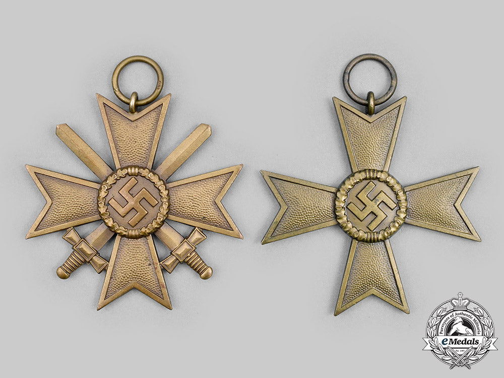 germany,_wehrmacht._a_pair_of_war_merit_crosses,_ii_class_c20669_mnc1929_1