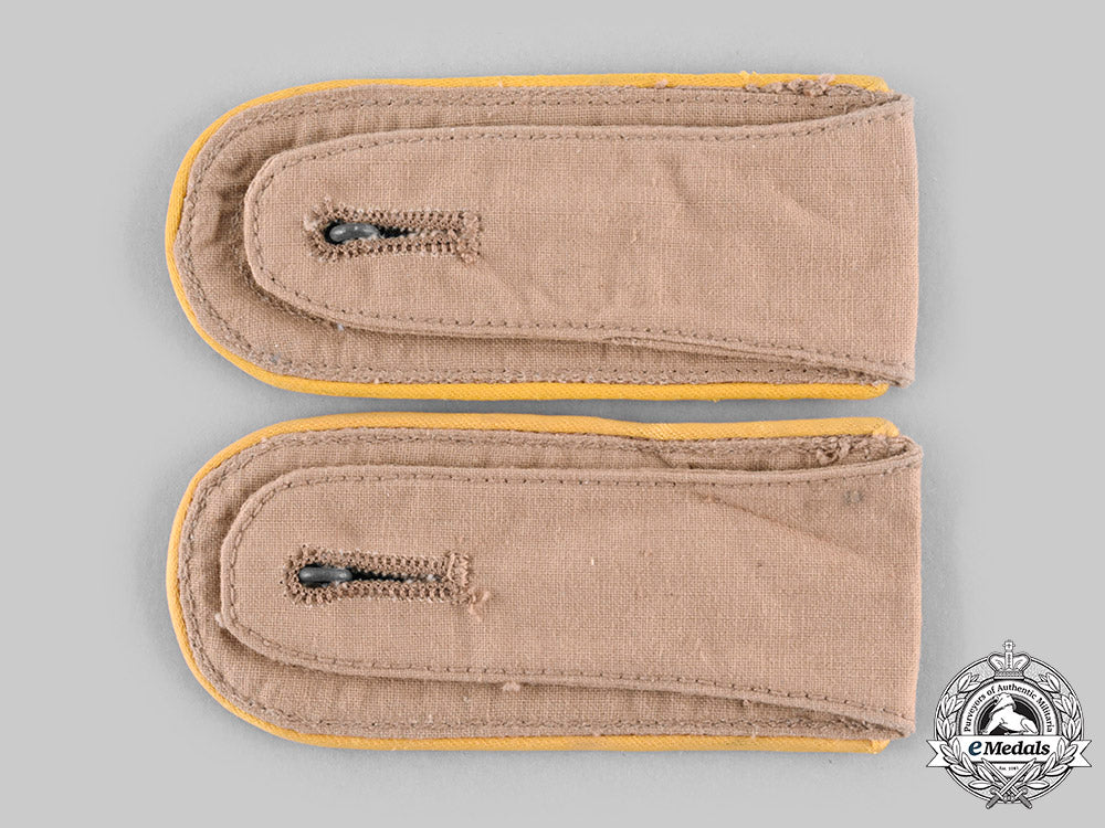 germany,_heer._a_set_of_signals_unterfeldwebel_tropical_shoulder_straps_c20676_emd7565_1