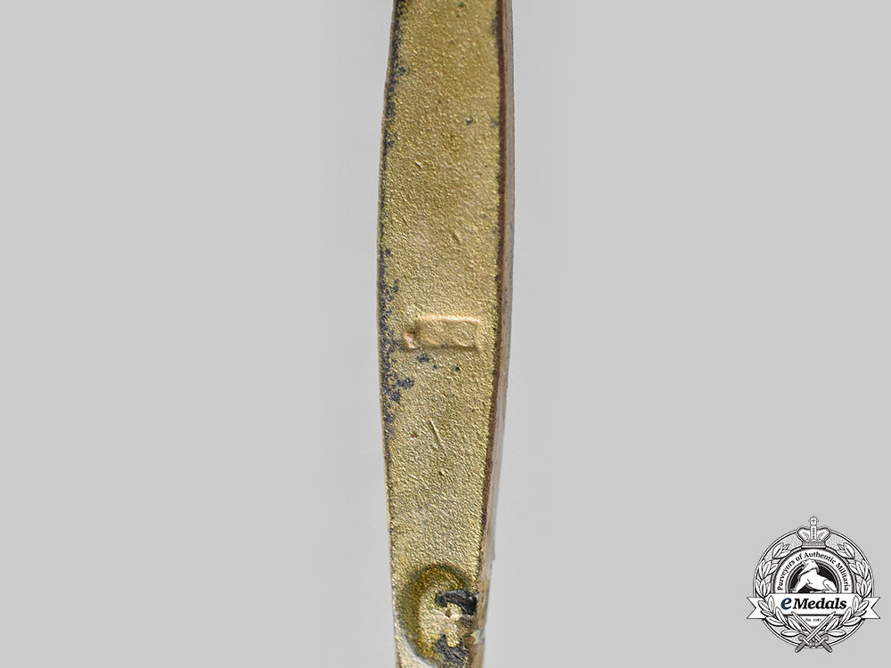 germany,_wehrmacht._an_eastern_people’s_medal,_i_class_in_gold_with_swords_and_case,_by_wächtler&_lange_c20684_mnc1359_1
