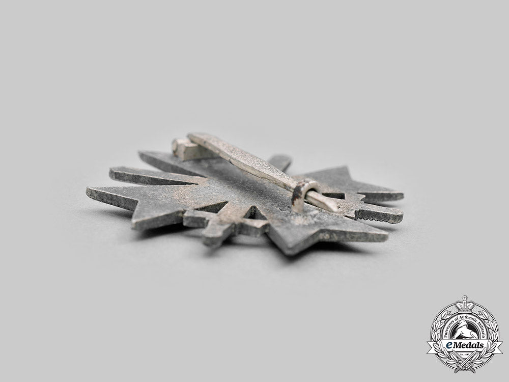 germany,_wehrmacht._a_pair_of_service_badges_c20685_mnc1964_1
