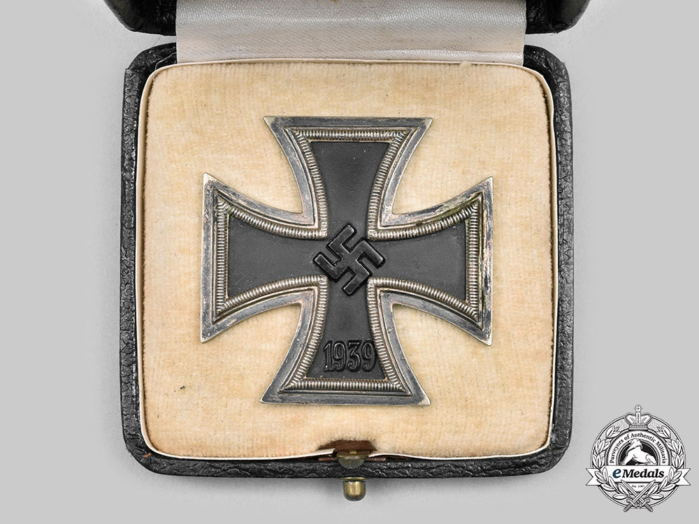 germany,_wehrmacht._a1939_iron_cross_i_class,_with_case,_by_friedrich_orth_c20705_mnc5394