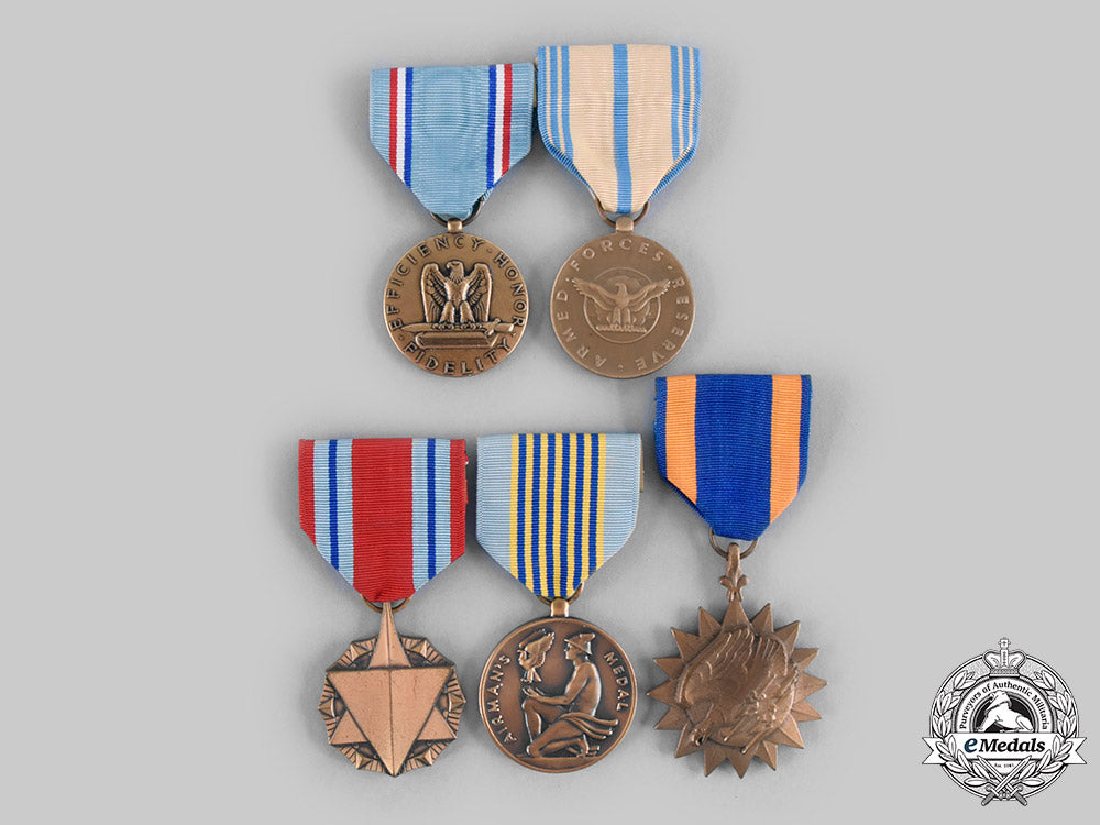 united_states._a_lot_of_five_air_force_medals_c20710_emd4656