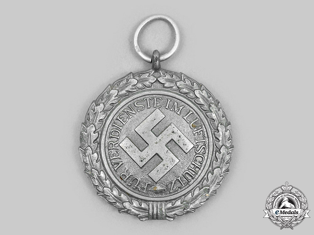 germany,_third_reich._an_air_defence_merit_medal,_ii_class_c20730_mnc7190_2