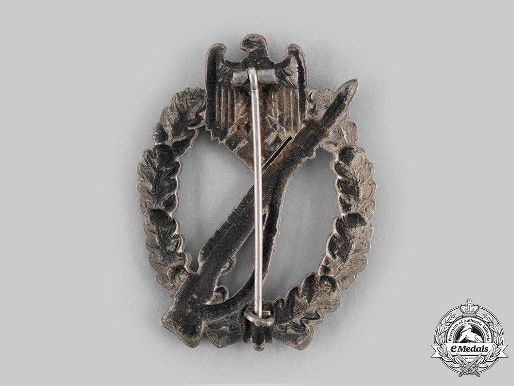 germany,_wehrmacht._an_infantry_assault_badge,_silver_grade_c20733_emd9110