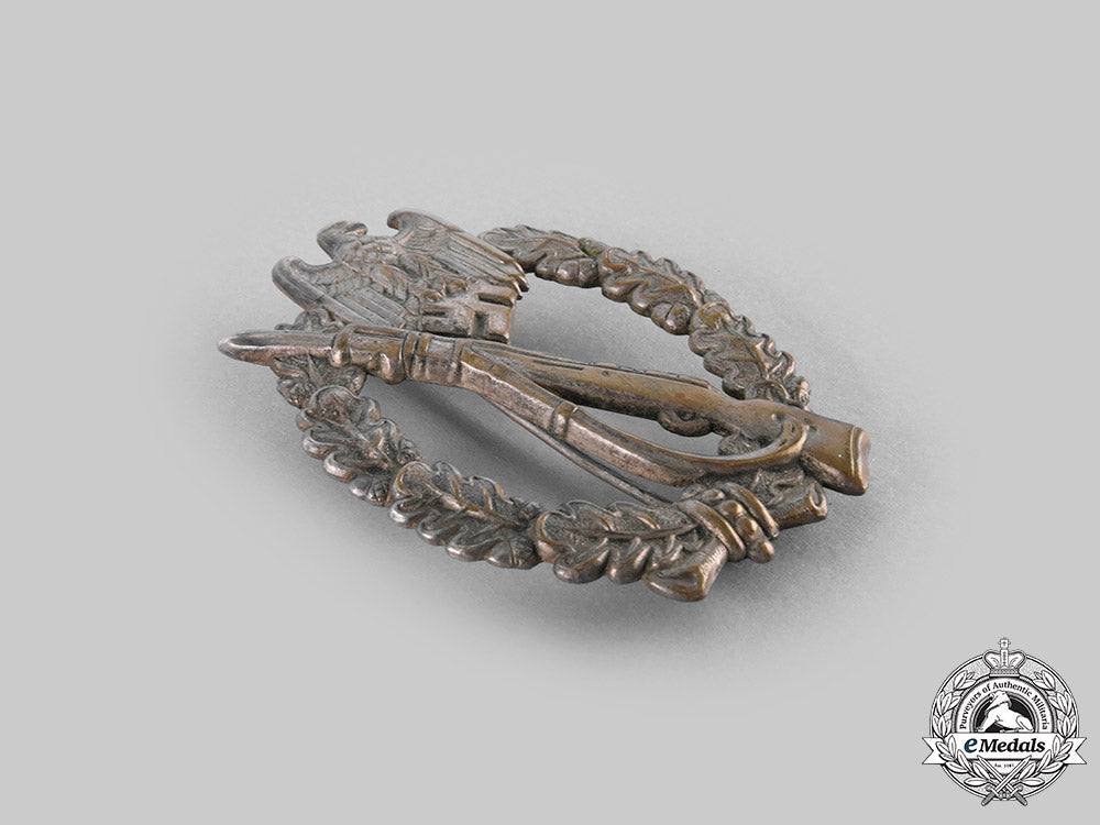 germany,_wehrmacht._an_infantry_assault_badge,_silver_grade_c20734_emd9114