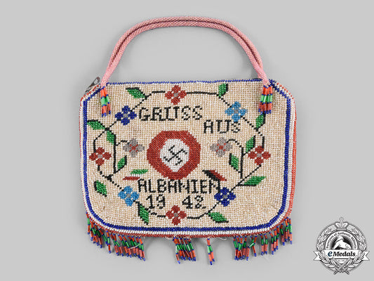 germany,_third_reich._a_woman’s_beaded_handbag,1942_c20756_emd3936_1