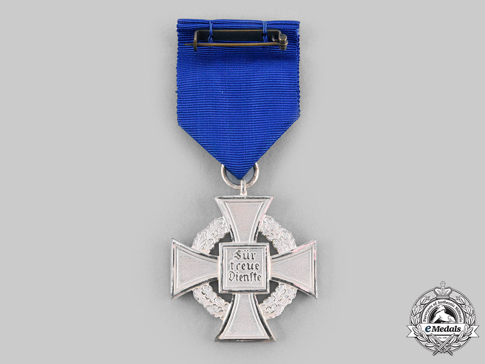 germany,_third_reich._a_civil_service25-_year_faithful_service_cross,_with_case,_by_wächtler&_lange_with_documents_to_justice_inspector_karl_kreutzfeldt_c20769_emd4204