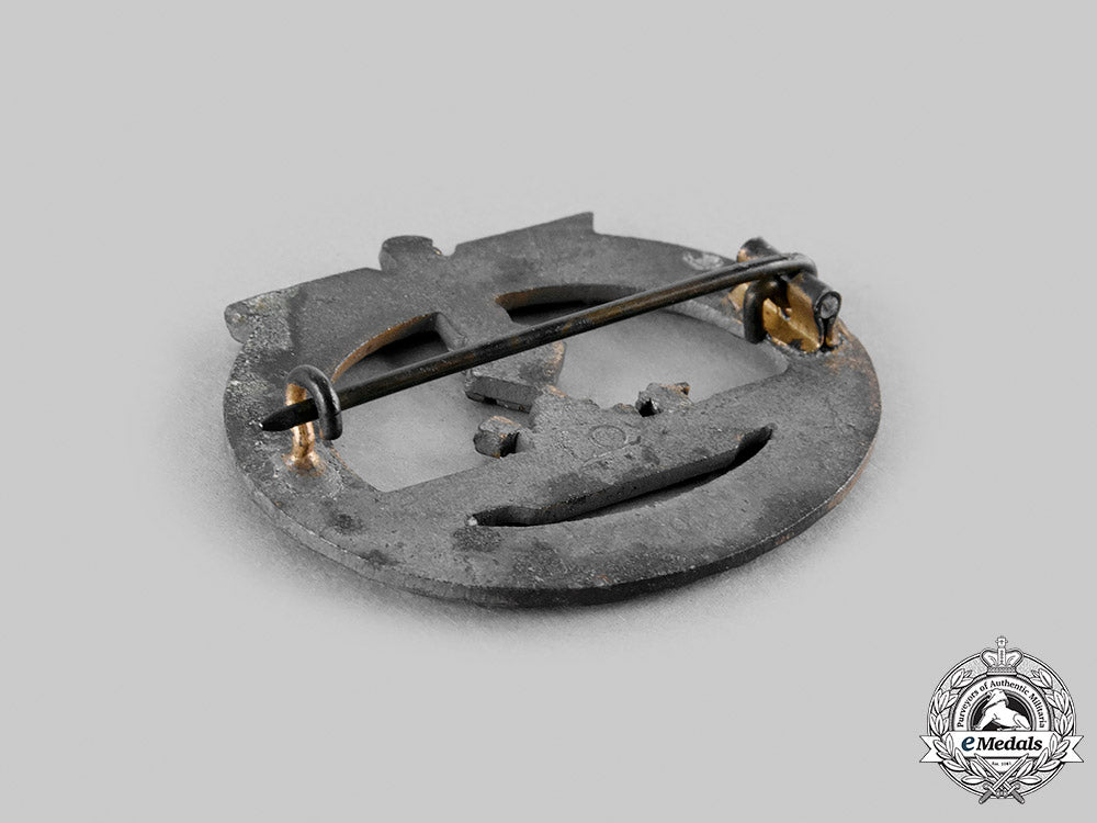 germany,_kriegsmarine._a_u-_boat_war_badge,_by_friedrich_orth_c20776_emd9059