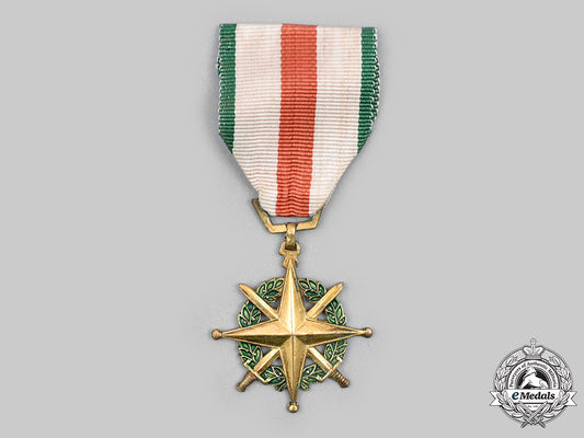 vietnam,_republic,_south._a_leadership_medal_c20776_mnc6205_1