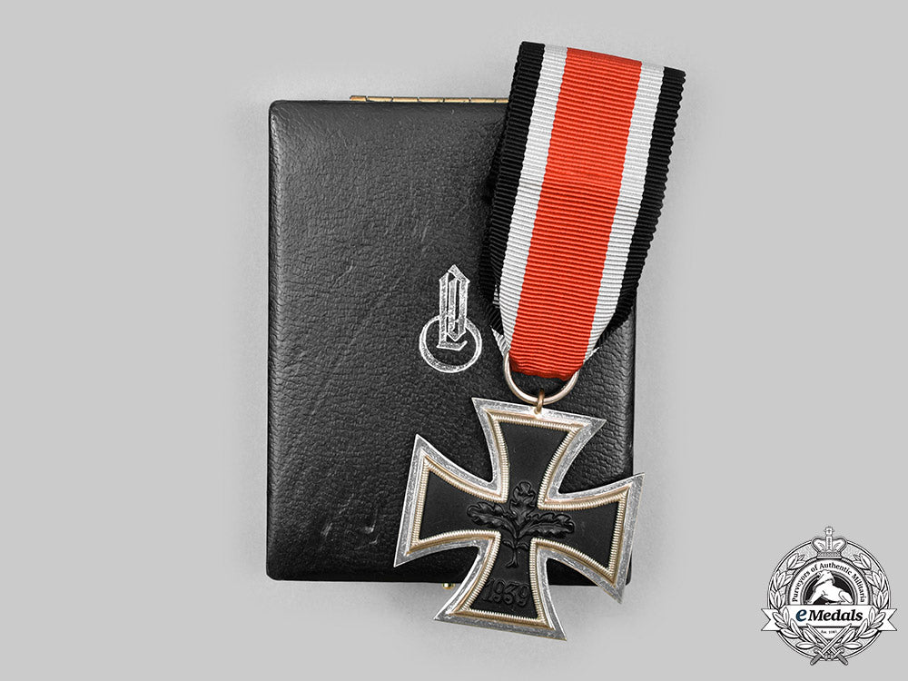 germany,_federal_republic._a1939_iron_cross_ii_class,1957_version_with_case,_by_steinhauer&_lück_c20785_mnc6280