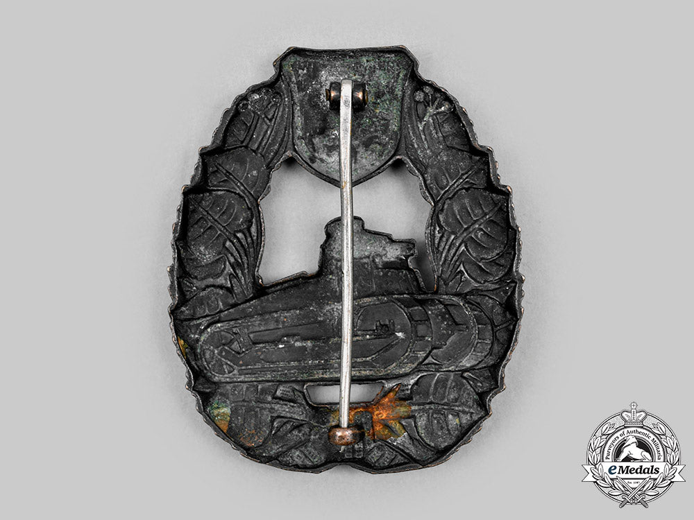 czechoslovakia,_republic._a_tank_assault_crew_badge_c20810_mnc8007_1_1_1