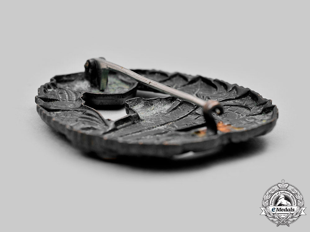 czechoslovakia,_republic._a_tank_assault_crew_badge_c20811_mnc8008_1_1_1