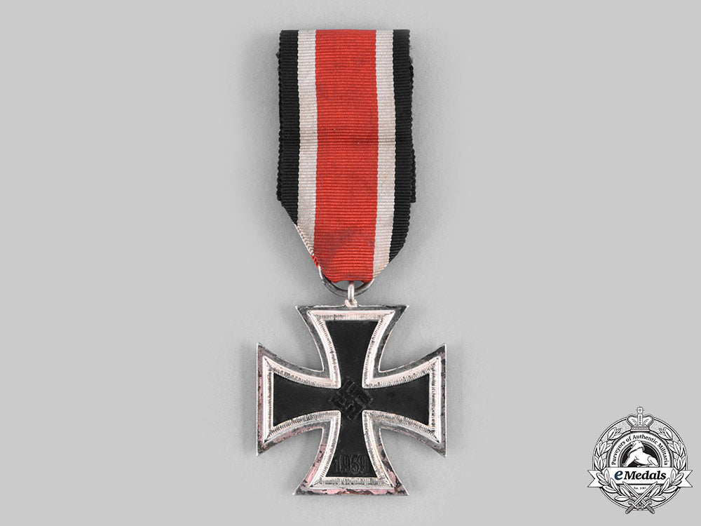 germany,_wehrmacht._a1939_iron_cross_ii_class,_lug_variant,_by_wächtler&_lange_c20817_emd8939