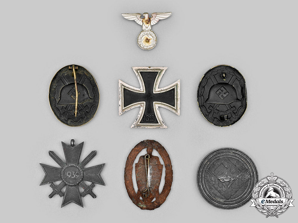 germany,_third_reich._a_lot_of_medals_and_badges_c20830_mnc7734_1_1