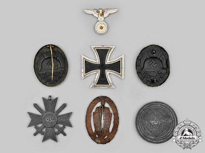 germany,_third_reich._a_lot_of_medals_and_badges_c20830_mnc7734_1_1