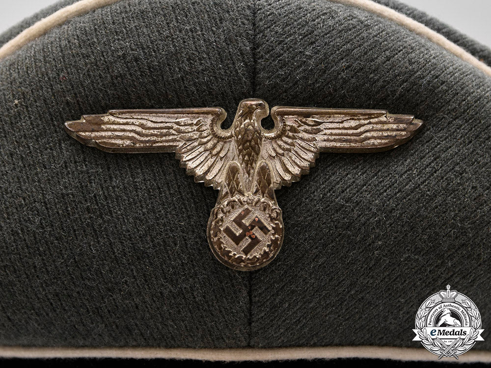 germany,_ss._a_waffen-_ss_infantry_officer’s_visor_cap,_by_ferdinand_erdt_c20846_mnc2385_1