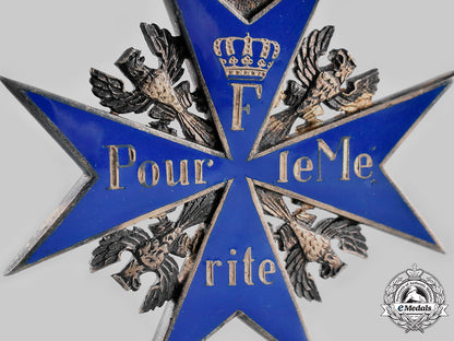 prussia,_state._a_pour_le_mérite_with_oakleaves,_by_godet,_c.1925_c20851_mnc1012_1_1_1