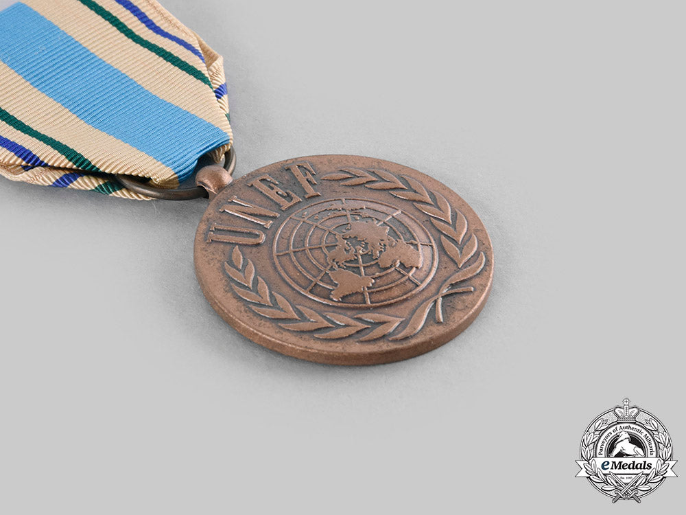 canada._a_second_war,_korean_war&_suez_crisis_group,_canadian_army_c20854_emd2810_1