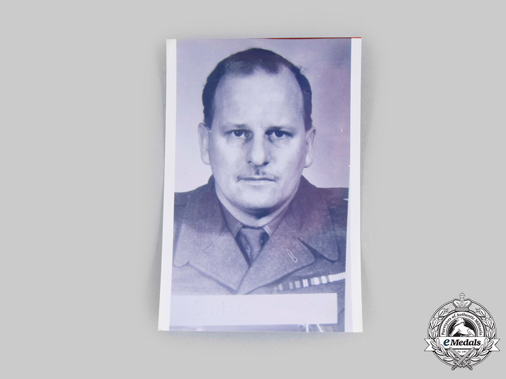 canada._a_second_war,_korean_war&_suez_crisis_group,_canadian_army_c20856_emd2820_1