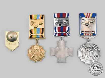 moldova,_ukraine._a_lot_of_four_medals_c20857_mnc8205_1