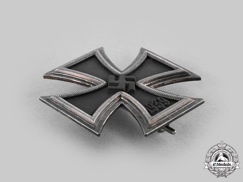 germany,_wehrmacht._a1939_iron_cross_i_class,_with_case,_by_klein&_quenzer_c20879_emd9325_2