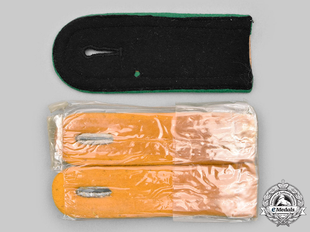 germany,_wehrmacht._a_lot_of_shoulder_boards_c20879_mnc2613_1