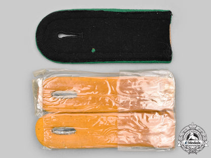 germany,_wehrmacht._a_lot_of_shoulder_boards_c20879_mnc2613_1