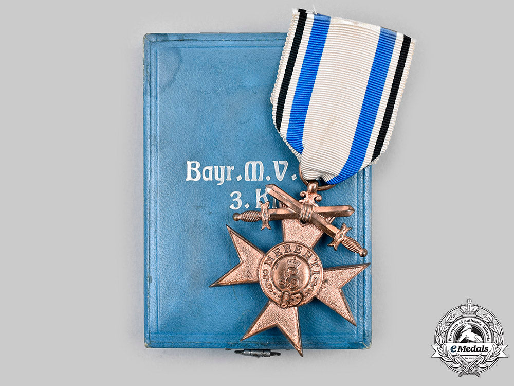 bavaria,_kingdom._a_military_merit_cross,_iii_class_with_swords_and_custom_case,_by_weiss&_co._c20879_mnc8121