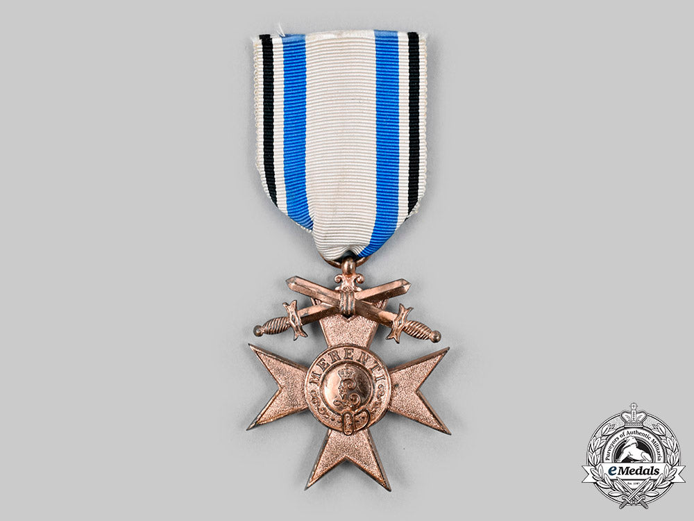 bavaria,_kingdom._a_military_merit_cross,_iii_class_with_swords_and_custom_case,_by_weiss&_co._c20880_mnc8123