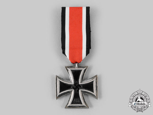 germany,_wehrmacht._a_rare1939_iron_cross_ii_class,_double-_marked_by_w._behrens_schmuckwarenfabrik_c20891_emd1008_1