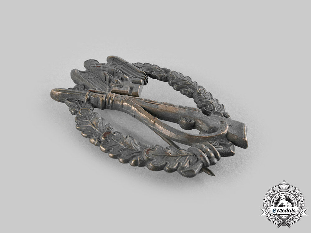 germany,_wehrmacht._an_infantry_assault_badge,_bronze_grade,_by_gottlieb&_wagner_c20913_emd1083