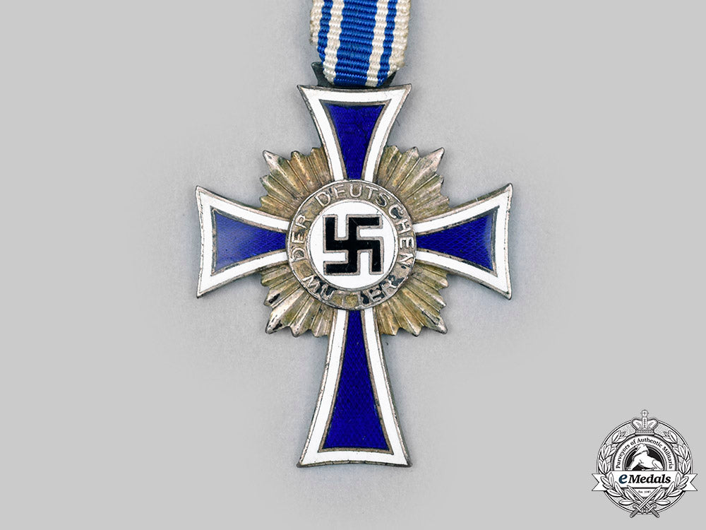 germany,_wehrmacht._a_lot_of_service_medals_c20948_mnc2960_1_1