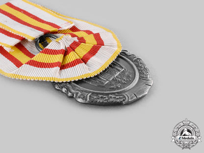 spain,_fascist_state._a_military_medal,_silver_class,_by_egaña,_c.1940_c20954_emd9241_1_1