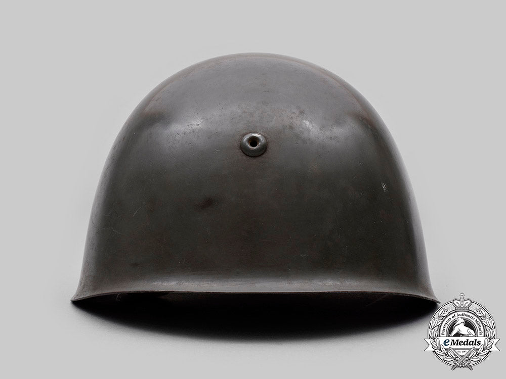 italy,_kingdom._an_alpini_m33_steel_helmet,_c.1936_issue_c20962_mnc6549_1