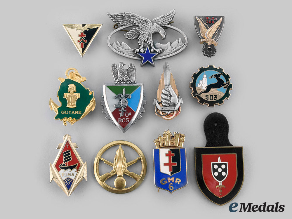 france,_republic._lot_of_eleven_armed_forces_regimental_insignia_badges_c20_00019