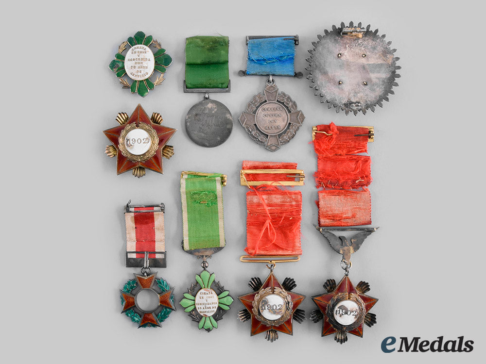 mexico,_republic._a_lot_of_medals,_decorations,_and_awards_c20_00030