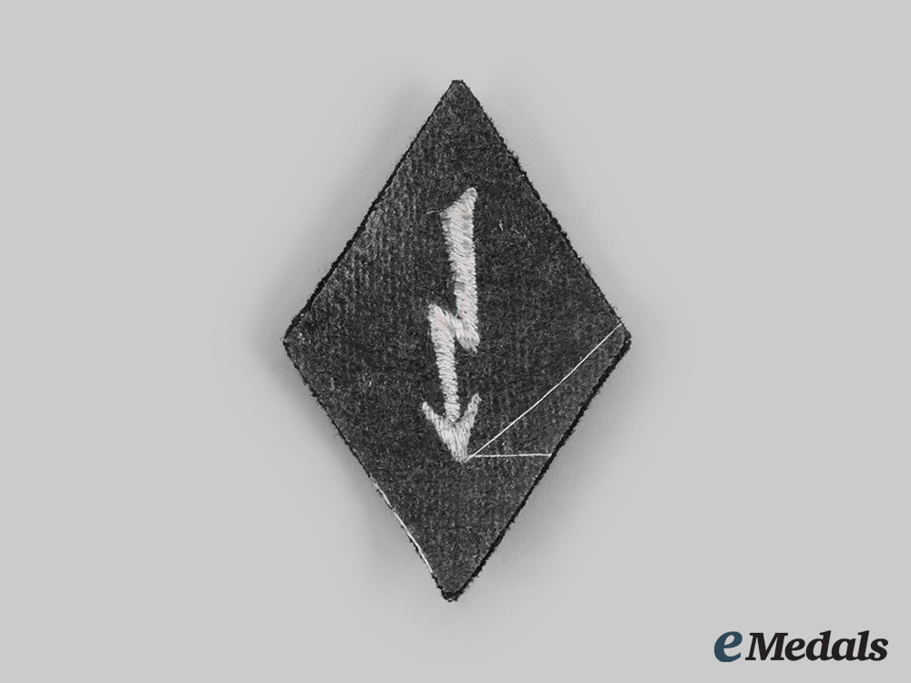 germany,_ss._a_signals_personnel_sleeve_diamond_c20_00388