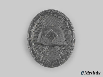 germany,_wehrmacht._a_wound_badge,_silver_grade,_by_steinhauer&_lück_c20_00452