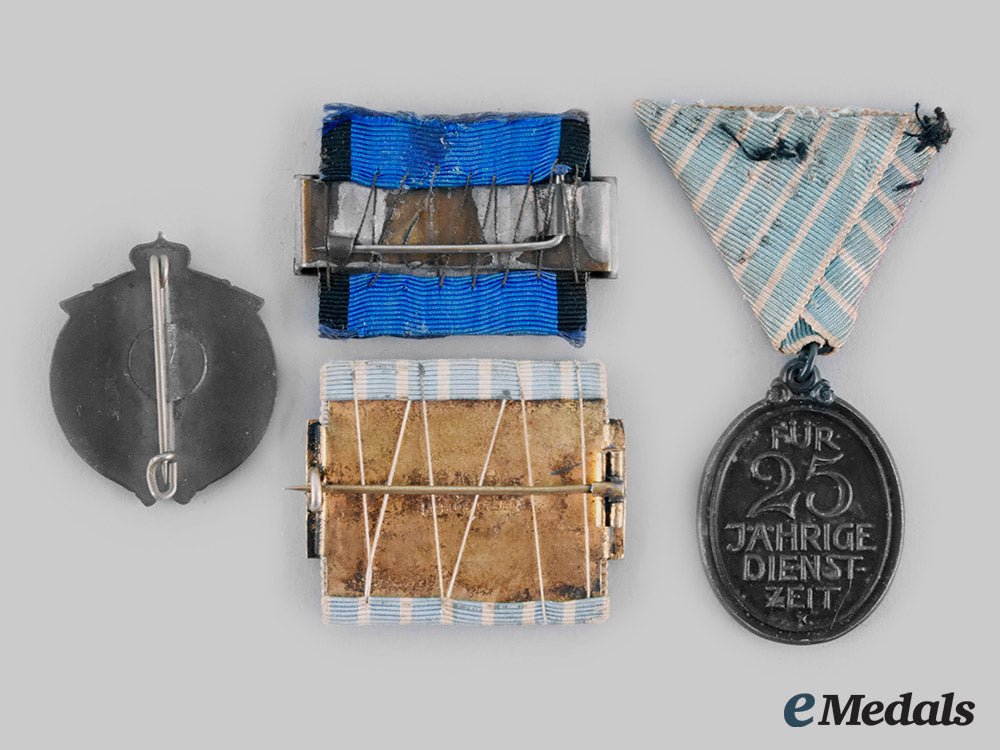 germany._a_mixed_lot_of_decorations_c20_00501